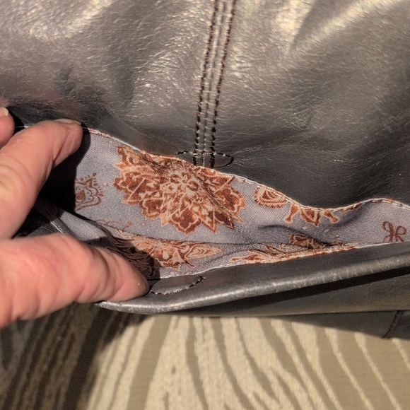 HOBO Grey Leather With Dark Brown Shoulder Strap - Nwot - Picture 2 of 14